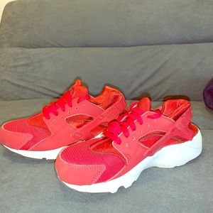 Red Huaraches
